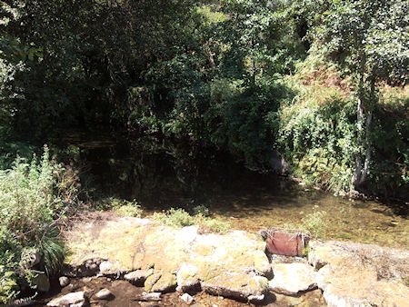 Condiçoes de pesca Rio Vade Condiçoes de pesca Rio Vade Condições do Rio Vade em Julho de 2011.